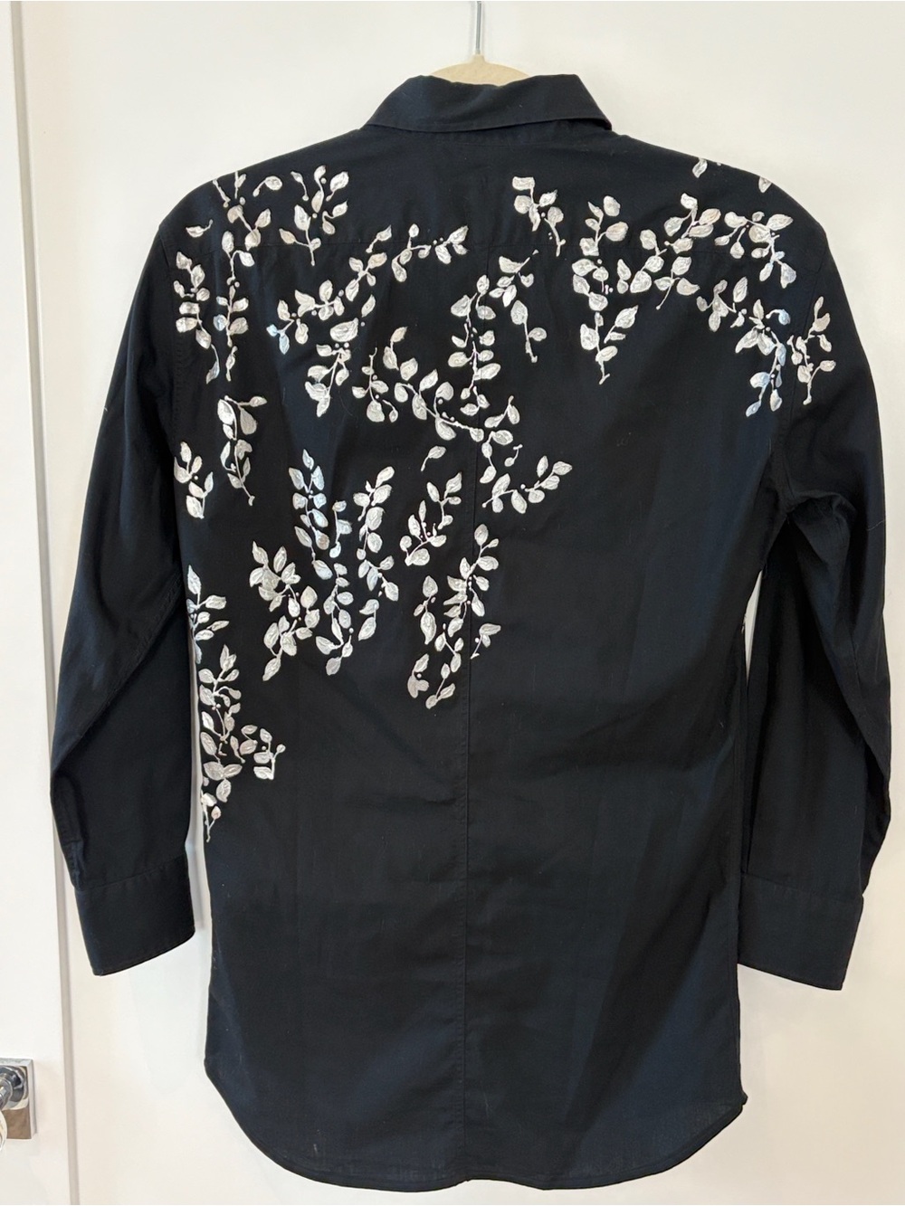 Dries Van Noten Black Button-Down Shirt with White/Silver hand paint Leaf Motif - Picture 3 of 11